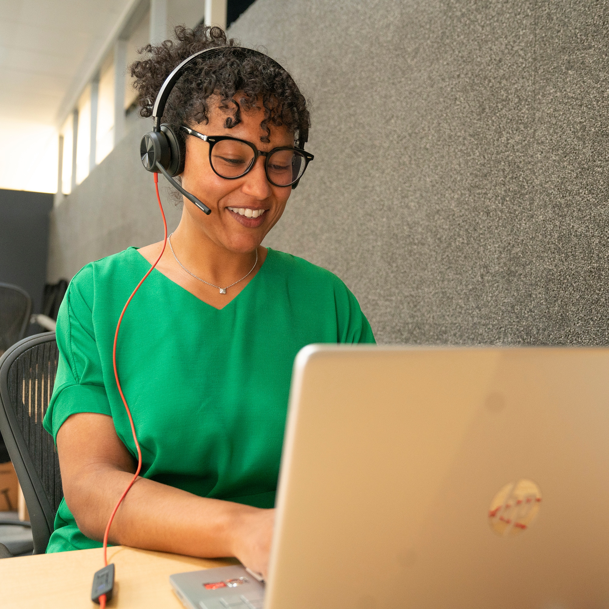 POLY Blackwire 8225 Stereo USB-C Headset + USB-C/A adapter - Afbeelding 5