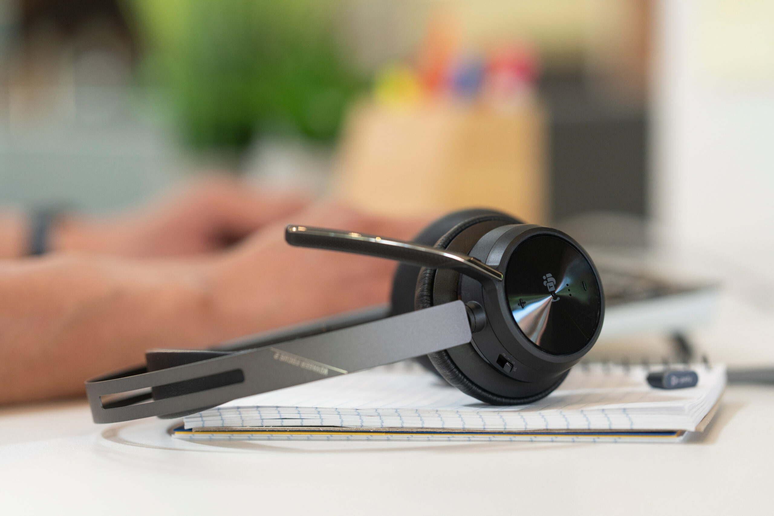 POLY Voyager Focus 2 USB-A Headset met oplaadstatief - Afbeelding 10